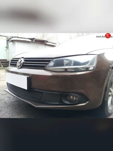 Сетка на бампер Russtal (черная) Volkswagen Jetta A6 седан дорестайлинг (2011-2015)