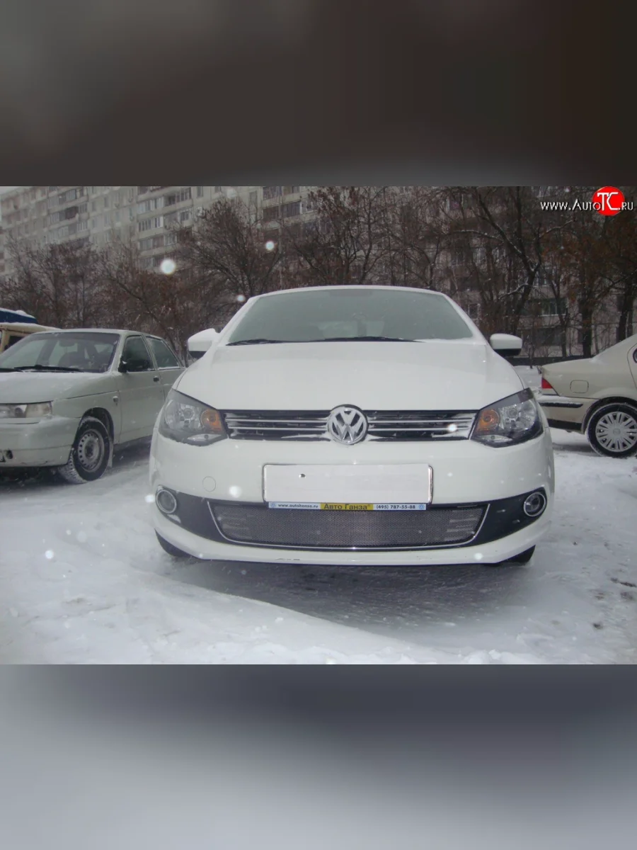 Сетка на бампер Russtal (хром) Volkswagen Polo Mk5 6R,6C,61 седан дорестайлинг (2009-2015)  в Воронеже Воронежской области