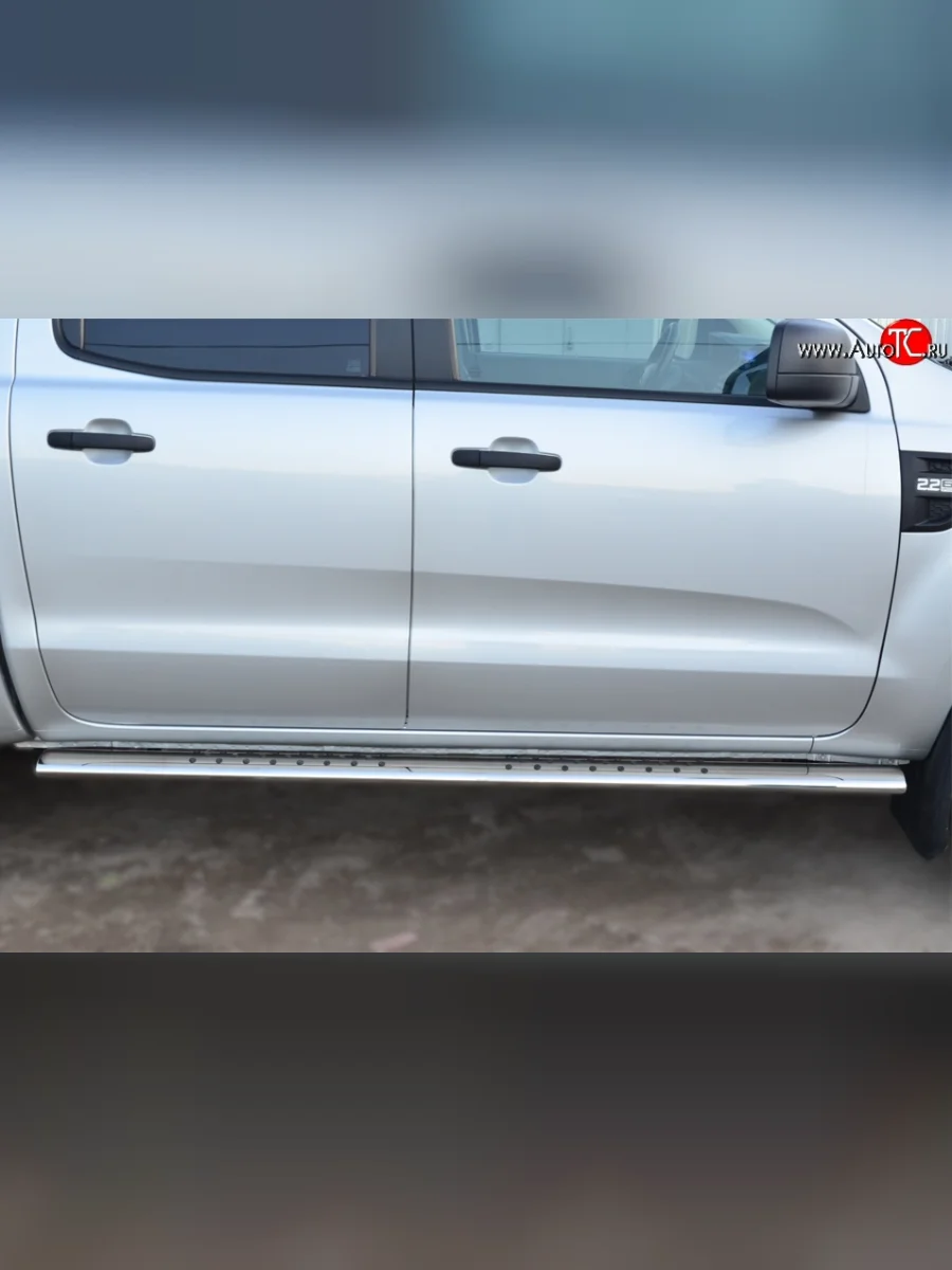 Защита порогов с круглыми вставками для ног из овальной трубы диаметром 120x60 мм SLITKOFF Ford Ranger DoubleCab дорестайлинг (2011-2016)  в Керчи Республика Крым