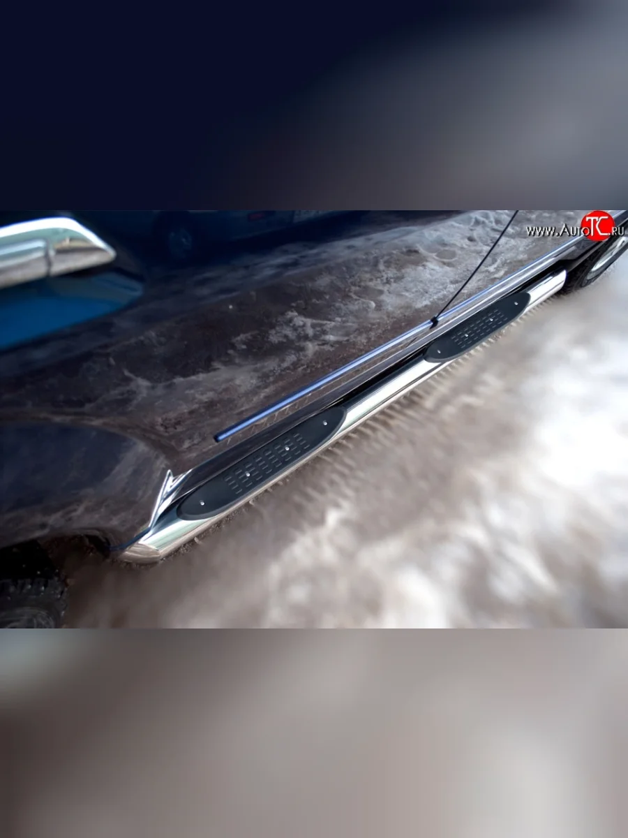 Защита порогов с пластиковыми вставками для ног из круглой трубы диаметром 76 мм Russtal Great Wall Hover H5 (2010-2017) (Защита порогов с со скосами на торцах (вариант 1))  с доставкой в г. Керчь