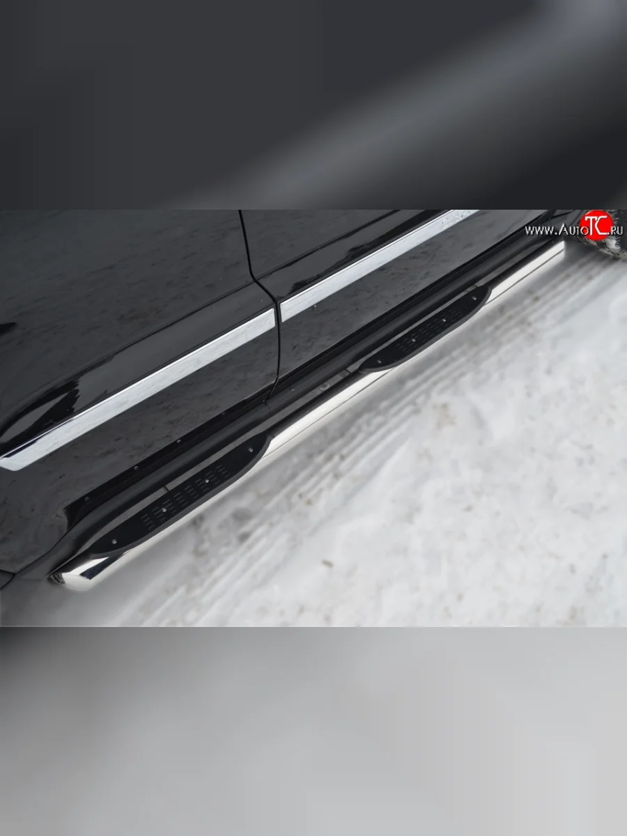 Защита порогов с пластиковыми вставками для ног из круглой трубы диаметром 76 мм Russtal Jeep Grand Cherokee WK2 дорестайлинг (2010-2013) (Защита порогов с со скосами на торцах (вариант 1))  в Самаре Самарской области