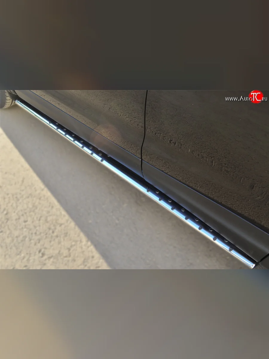 Защита порогов с круглыми вставками для ног из овальной трубы диаметром 75x42 мм Russtal Nissan Qashqai 2 J11 дорестайлинг (2013-2019)  в Самаре Самарской области