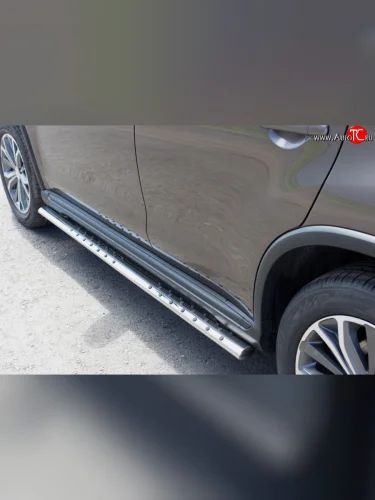 Защита порогов с круглыми вставками для ног из овальной трубы диаметром 75x42 мм Russtal Peugeot 4008 (2012-2017)