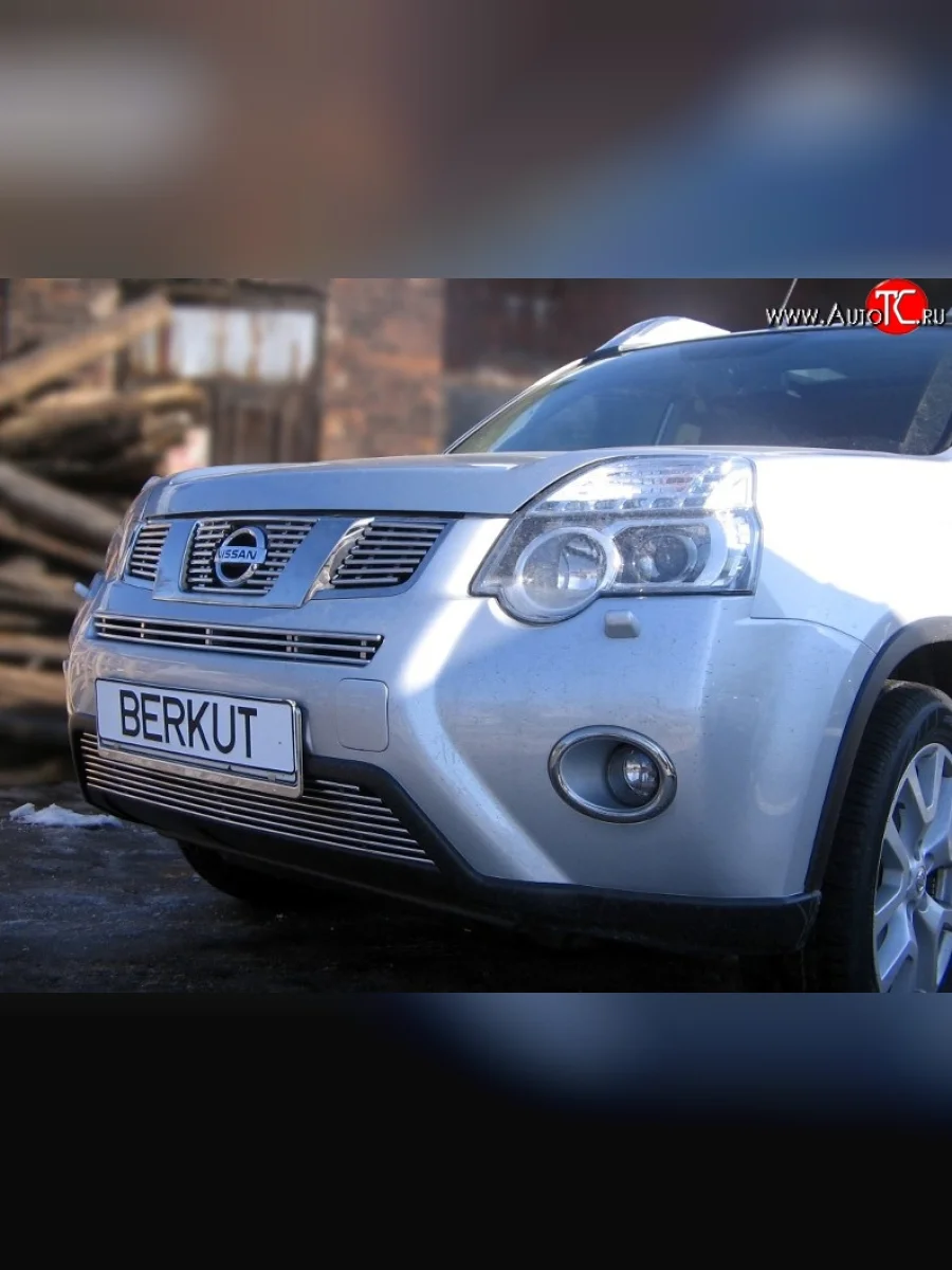 Декоративная вставка воздухозаборника Berkut Nissan X-trail 2 T31 рестайлинг (2010-2015)  в Керчи Республика Крым