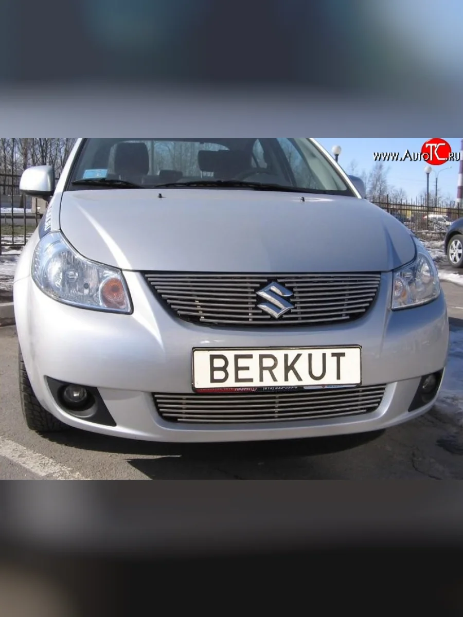 Декоративная вставка воздухозаборника (седан) Berkut Suzuki SX4 GYA,GYB  рестайлинг, хэтчбэк (2010-2016)  с доставкой в г. Керчь