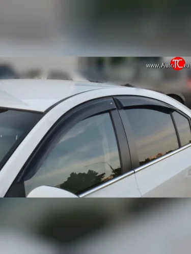 Комплект дефлекторов окон (ветровиков) 4 шт. Russtal Chevrolet Cruze J305 хэтчбек дорестайлинг (2009-2012)