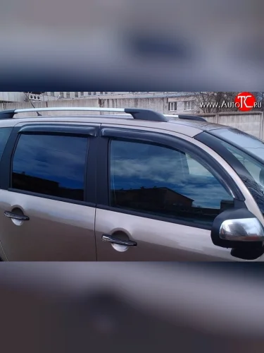 Комплект дефлекторов окон (ветровиков) 4 шт. Russtal CITROEN C3 Picasso дорестайлинг (2008-2012)