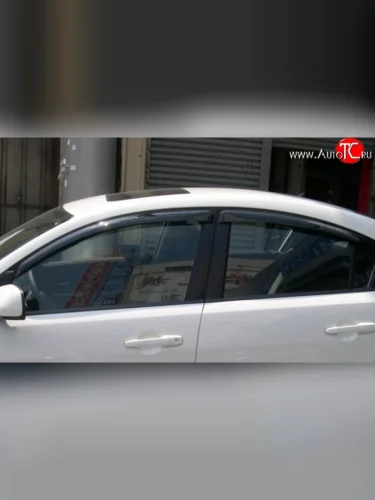 Комплект дефлекторов окон (ветровиков) 4 шт. Russtal Mazda 3/Axela BL дорестайлинг седан (2009-2011)