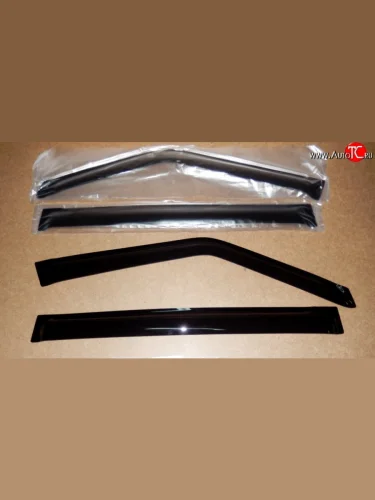 Комплект дефлекторов окон (ветровиков) 4 шт. Russtal Nissan Patrol 6 Y62 дорестайлинг (2010-2014)