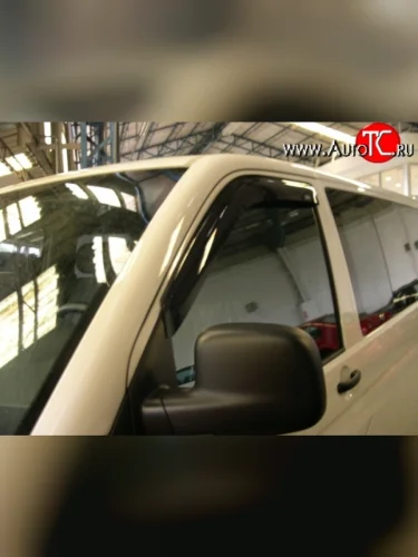 Комплект дефлекторов окон (ветровиков) 2 шт. Russtal Volkswagen Transporter T5 дорестайлинг (2003-2009)