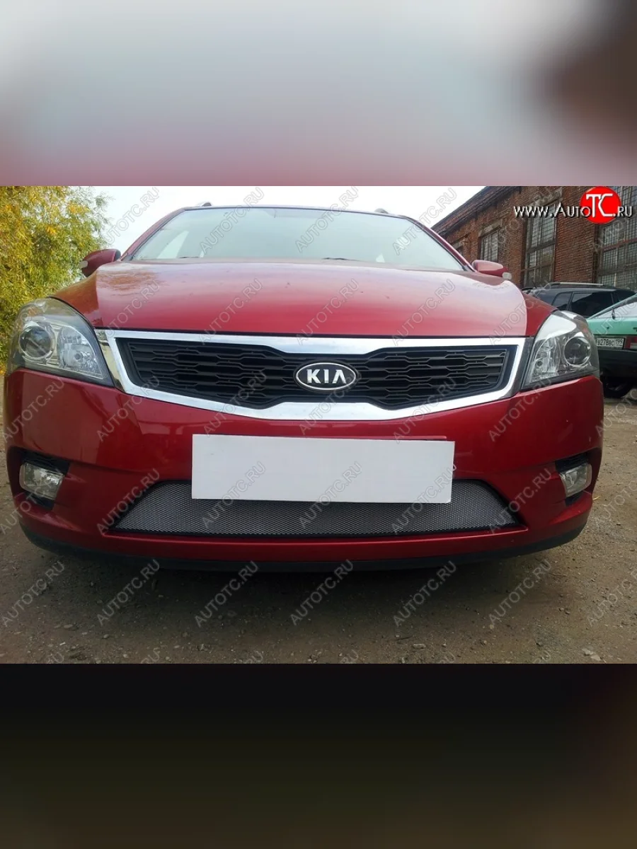 Защитная сетка на бампер Russtal (хром) KIA Ceed 1 ED рестайлинг, хэтчбэк 5 дв. (2010-2012)  в Керчи Республика Крым