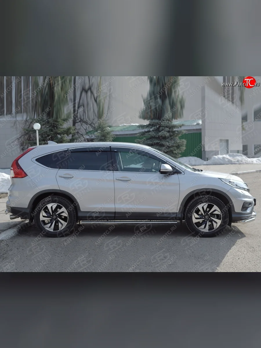 Защита порогов из овальной трубы диаметром 75x42 мм с проступью (рестайлинг) Russtal Honda CR-V RM1,RM3,RM4 дорестайлинг (2012-2015)  с доставкой в г. Керчь