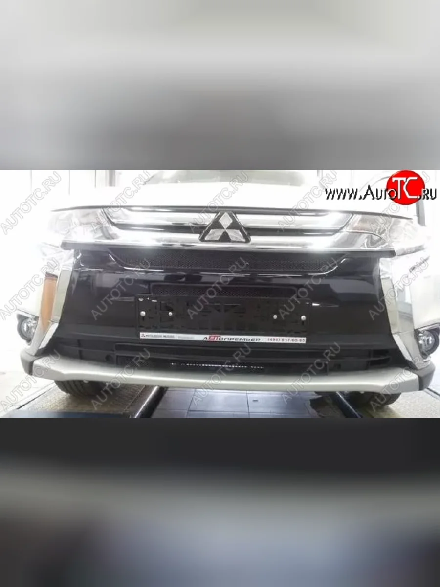 Защитная решётка в воздуховод автомобиля Russtal (черная) Mitsubishi Outlander GF 2-ой рестайлинг (2015-2018)  в Перми Пермском крае