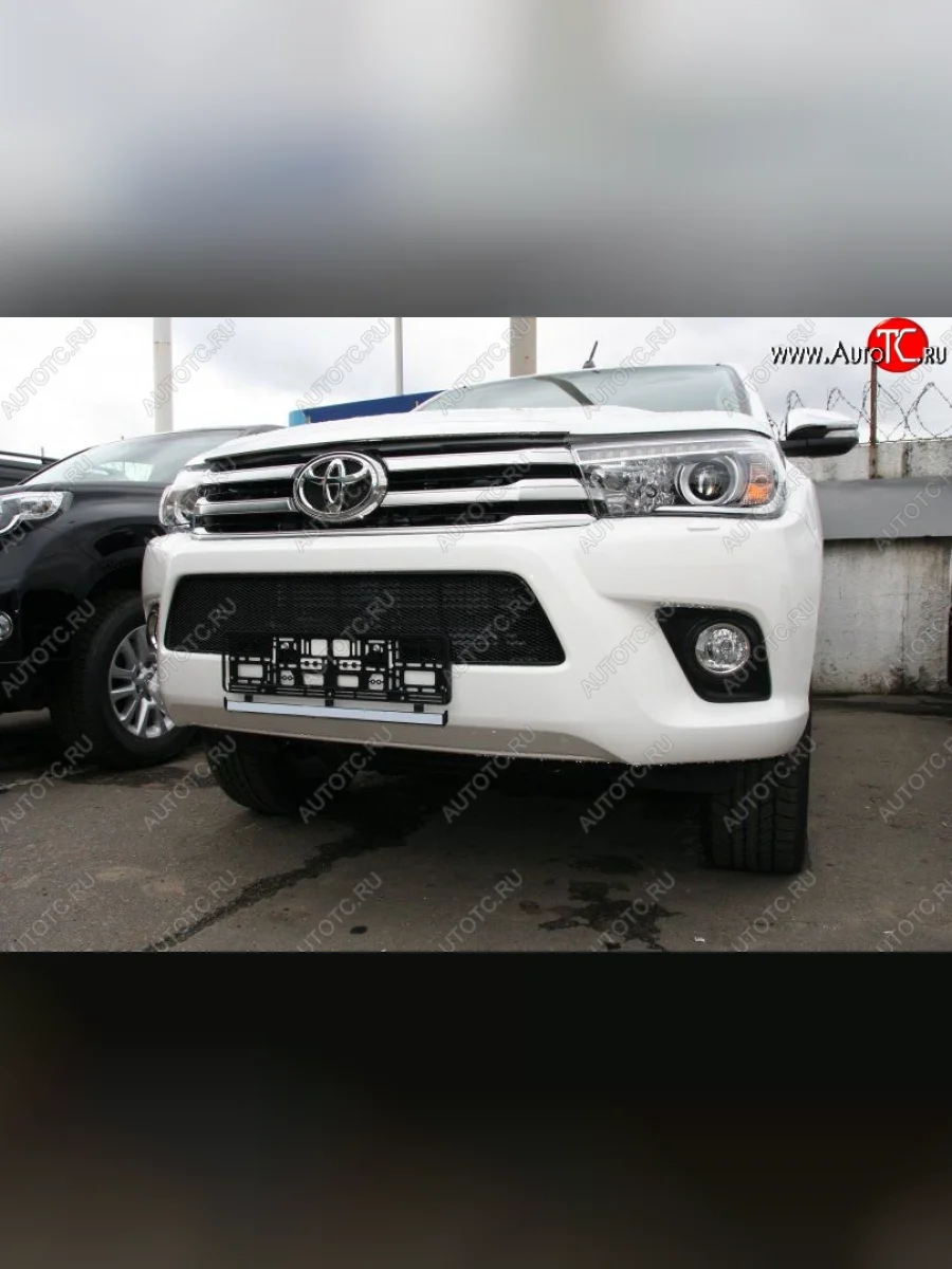 Защитная решётка в воздуховод автомобиля Russtal (черная) Toyota Hilux AN120 дорестайлинг (2016-2020)  в Перми Пермском крае