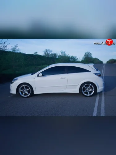 Пороги накладки DM-Style Opel Astra  H GTC (2004-2011) хэтчбек 3 дв. дорестайлинг, хэтчбек 3 дв. рестайлинг