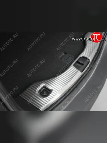 Металлический порожек в багажник автомобиля СТ Chevrolet Tracker (2013-2015)