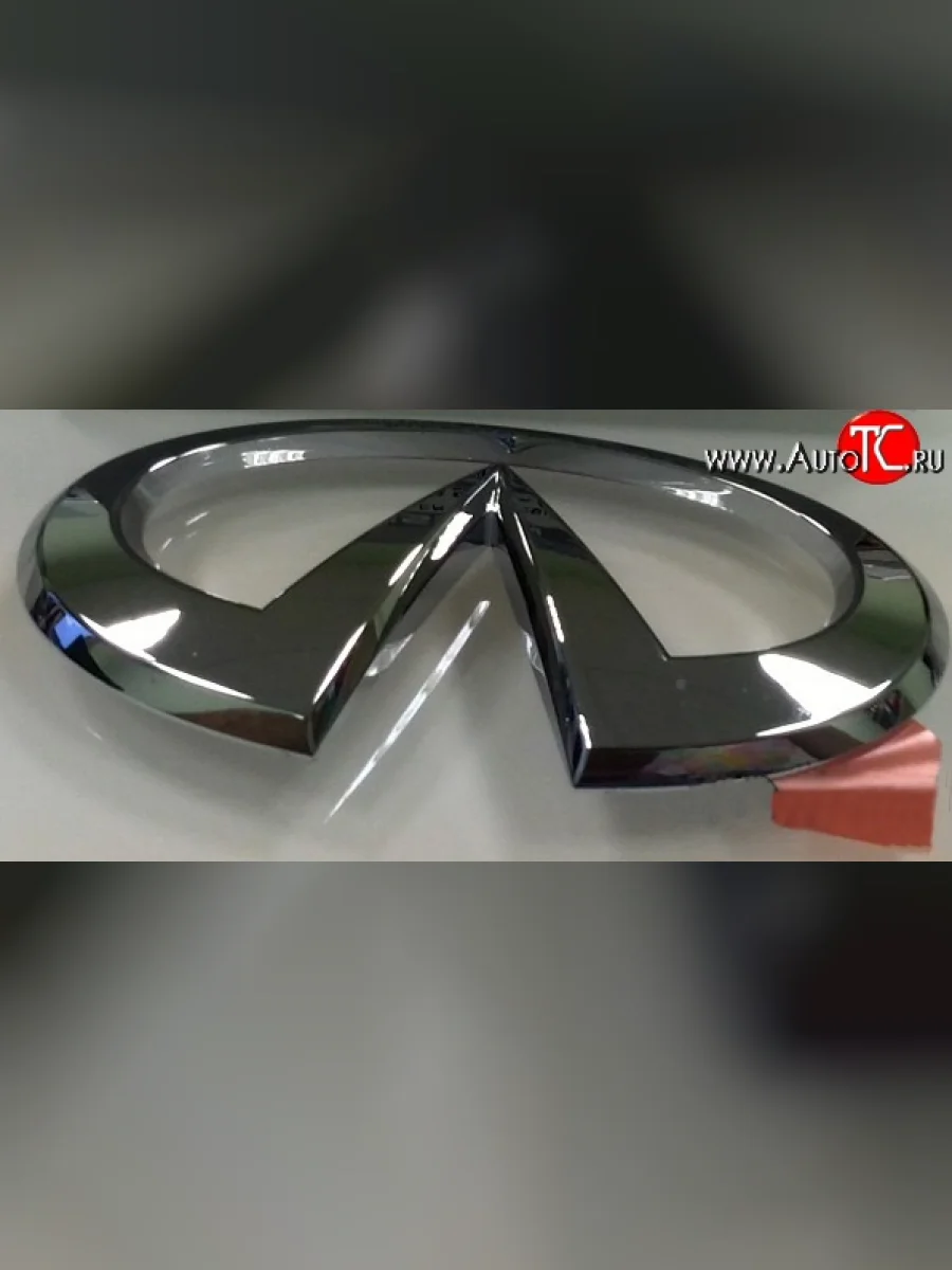 Передняя эмблема  62892-CM80A INFINITI FX35 S50 дорестайлинг (2002-2005)  в Керчи Республика Крым