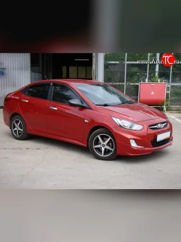 Пороги накладки Sport v2 Hyundai Solaris  RBr (2010-2017), KIA Rio  3 QB (2011-2017)