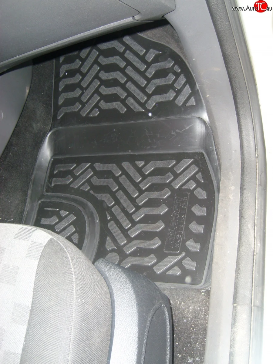 Комплект ковриков в салон Aileron 4 шт. (полиуретан, 3D с подпятником) Ford Focus 2 хэтчбэк 3 дв. рестайлинг (2007-2011)  с доставкой в г. Керчь