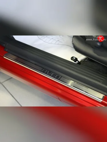 Комплект накладок на порожки автомобиля Novline Chevrolet Aveo T200 хэтчбек 5 дв (2002-2008)