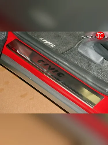 Комплект накладок на порожки автомобиля Novline Honda Civic  FK,FN (2005-2011) хэтчбэк 5 дв. дорестайлинг, хэтчбэк 5 дв. рестайлинг