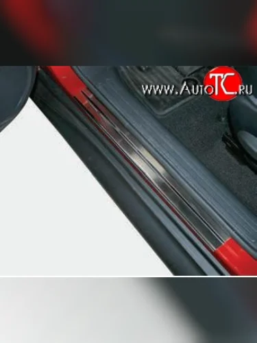 Комплект накладок на порожки автомобиля Novline Nissan Juke  1 YF15 (2010-2014) дорестайлинг