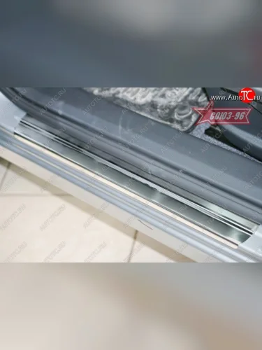 Накладки на внутренние пороги Souz-96 Nissan Qashqai +2 1 J10 дорестайлинг (2008-2010)