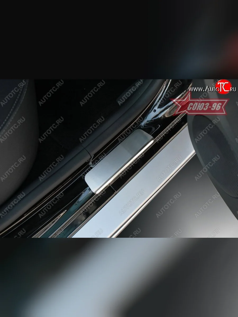 Пороги накладки без логотипа Nissan Terrano D10 дорестайлинг (2013-2016)  в Перми Пермском крае