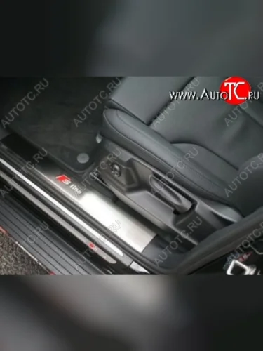 Накладки на порожки автомобиля S-line Audi Q5 8R рестайлинг (2012-2017)