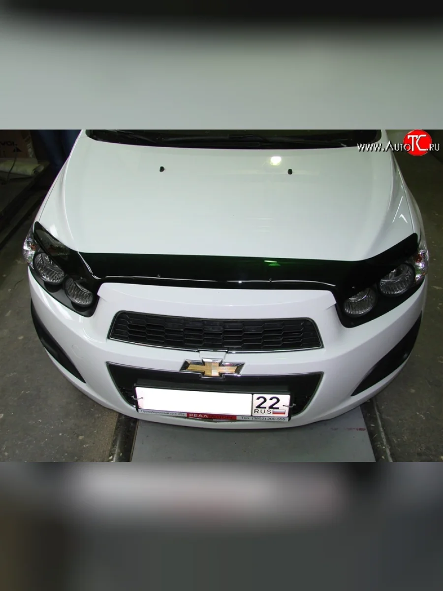 Дефлектор капота SIM Chevrolet Aveo T300 хэтчбек (2011-2015)  в Керчи Республика Крым