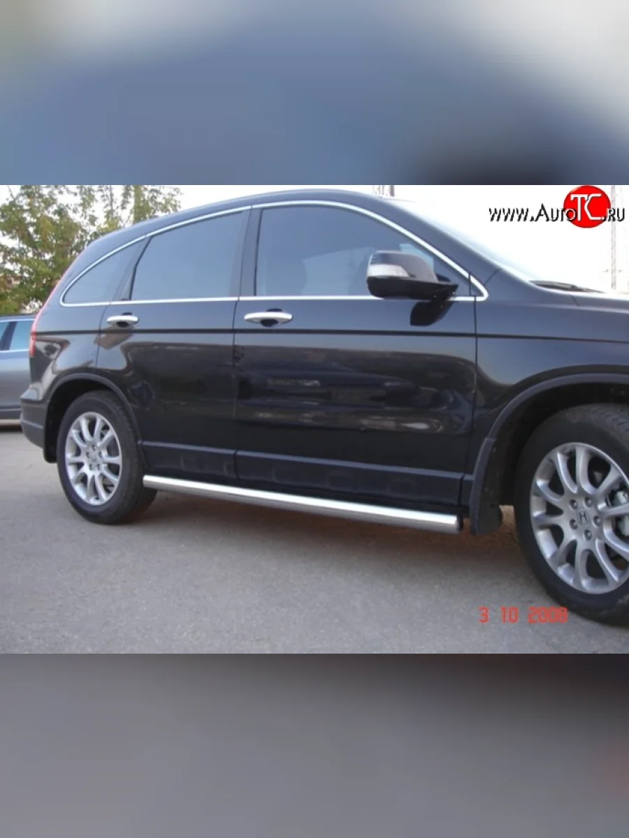 Защита порогов из круглой трубы диаметром 76 мм Металл Дизайн Honda CR-V RE1,RE2,RE3,RE4,RE5,RE7 дорестайлинг (2007-2010)  в Самаре Самарской области
