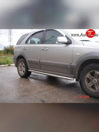 Защита порогов из круглой трубы диаметром 76 мм Металл Дизайн KIA Sorento  BL (2006-2010) рестайлинг