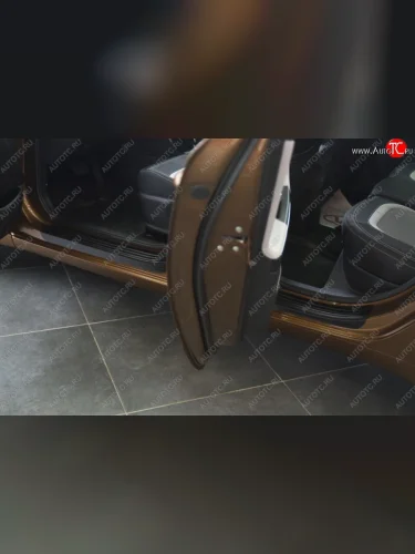 Накладки на порожки автомобиля (рестайлинг, хетчбек) RA KIA Ceed 2 JD рестайлинг, хэтчбэк (2015-2018)