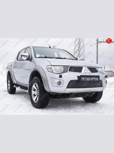 Зимняя заглушка решетки переднего бампера РА Mitsubishi Pajero Sport  PB (2008-2013) дорестайлинг