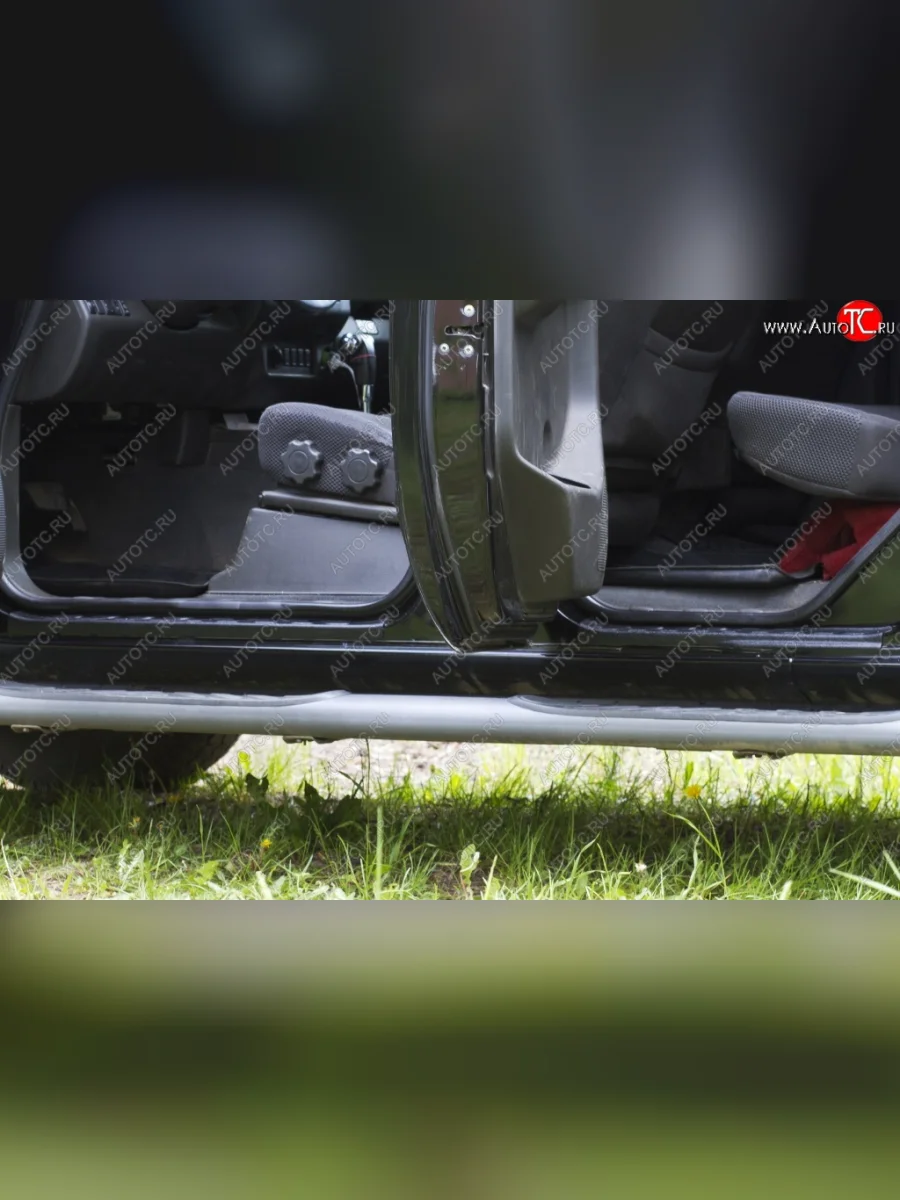 Накладки порожков салона RA Nissan Navara 2 D40 рестайлинг (2010-2016) (Комплект (4 шт.))  в Перми Пермском крае