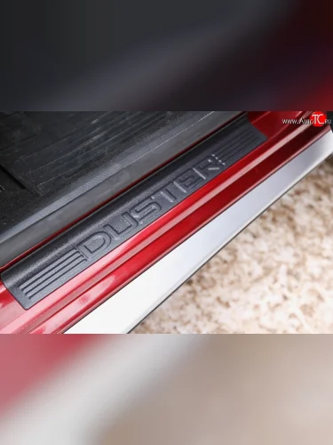 Комплект накладок на порожки автомобиля RA Renault Duster  HS (2010-2015) дорестайлинг