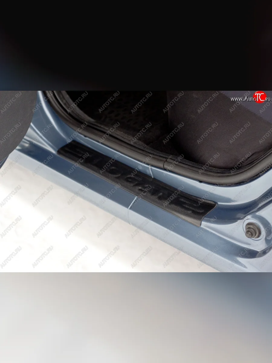 Накладки на порожки автомобиля RA Renault Logan 1 рестайлинг (2010-2016) (Комплект (4 шт.))  в Перми Пермском крае