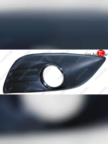 Правая вставка под ПТФ SAT Ford Focus 2 хэтчбэк 3 дв. рестайлинг (2007-2011)