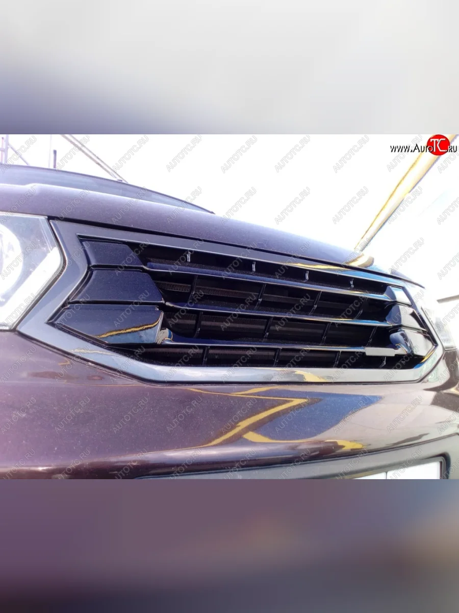 Решётка радиатора Style Уаз Патриот 3163 5 дв. 2-ой рестайлинг (2017-2025) (Окрашенная)  в Самаре Самарской области