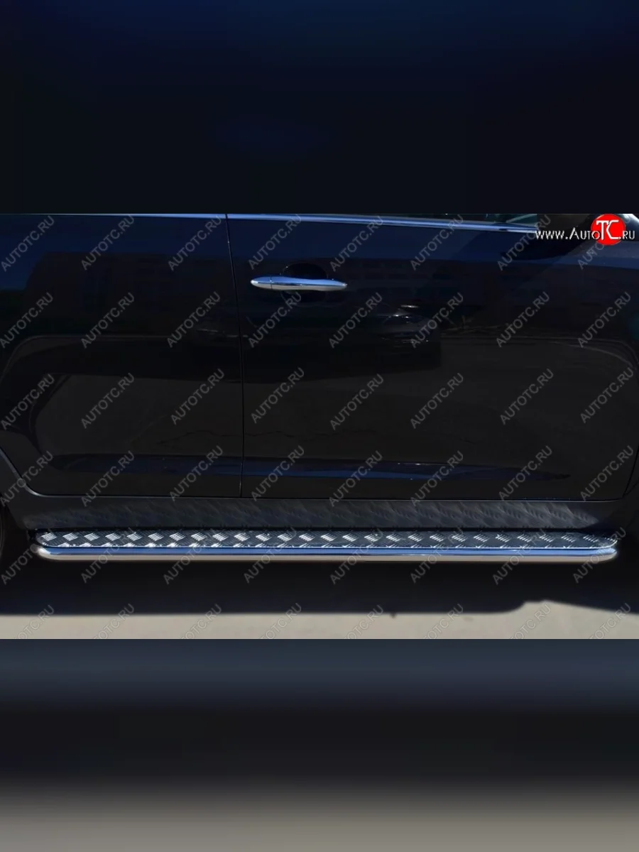 Широкая защита порогов из трубы диаметром 42 мм SLITKOFF v2  Honda CR-V (2012-2015) RM1,RM3,RM4  с доставкой в г. Керчь