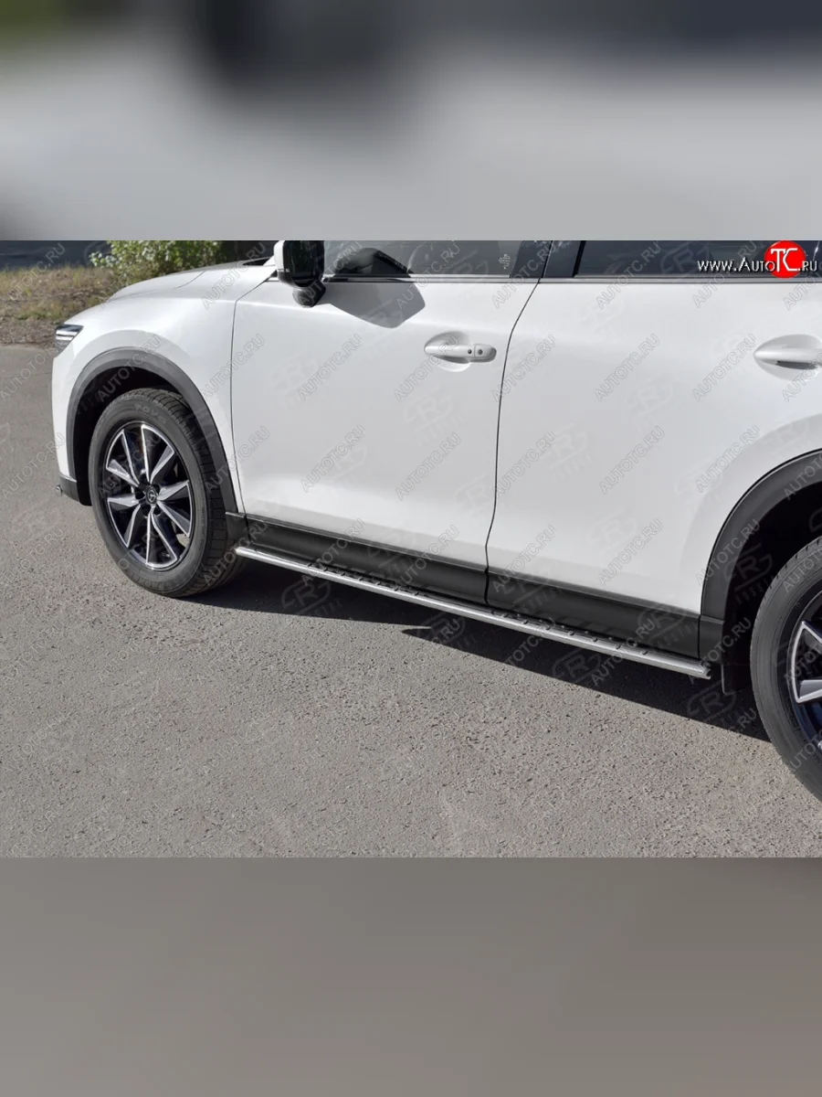 Защита порогов с круглыми вставками для ног из овальной трубы d75x42 мм Russtal Mazda CX-5 KF (2016-2025)  с доставкой в г. Керчь