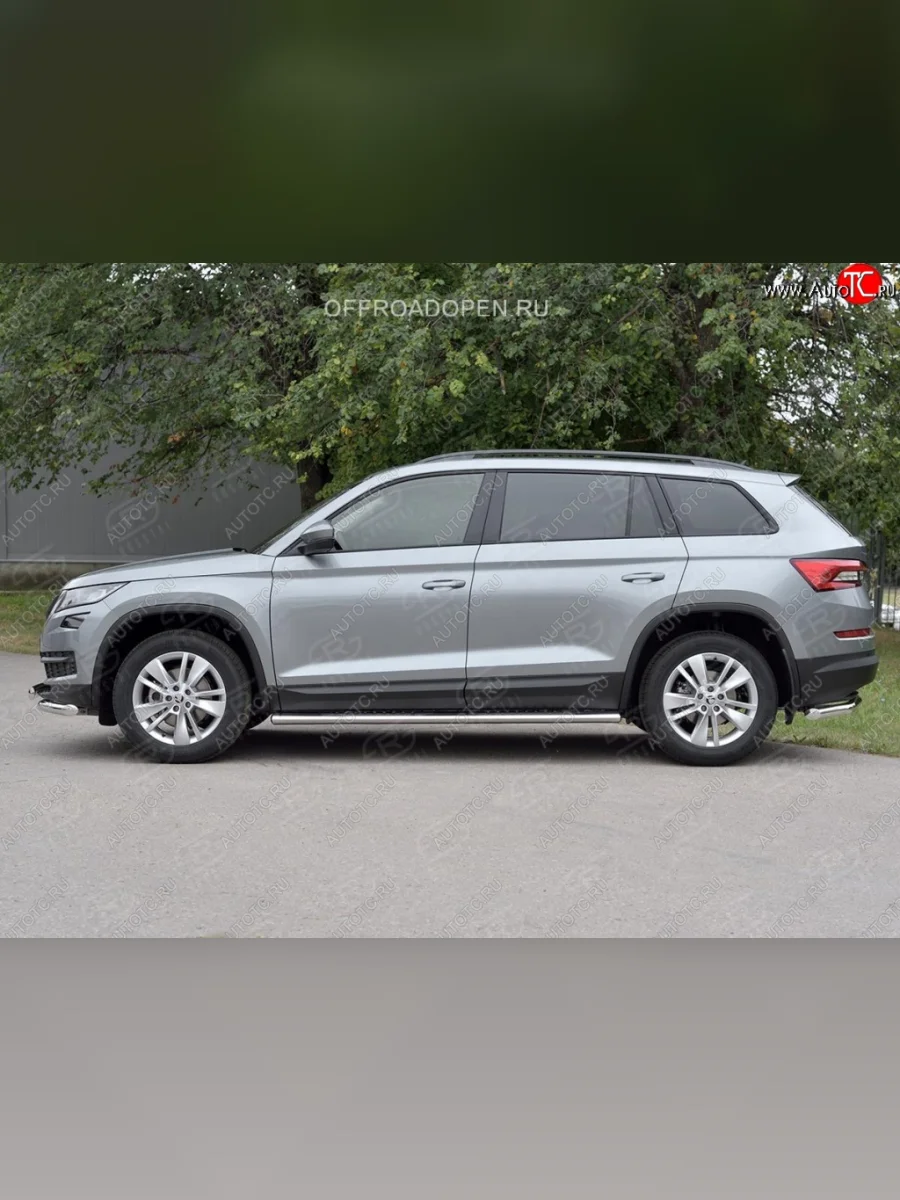 Порожки для ног (Ø120х60 мм с проступью, нержавейка) Russtal Skoda Kodiaq 1 NS7 дорестайлинг (2017-2021)  в Керчи Республика Крым