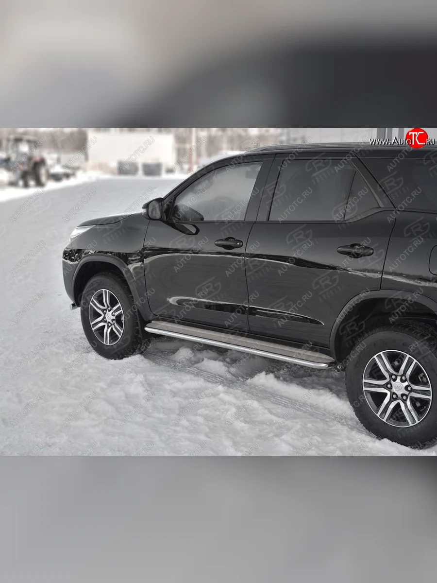 Пороги из трубы d42 с листом (Лист нерж, проф. нерж) SLITKOFF (вариант 3)  Toyota Fortuner (2015-2025) AN160  с доставкой в г. Керчь