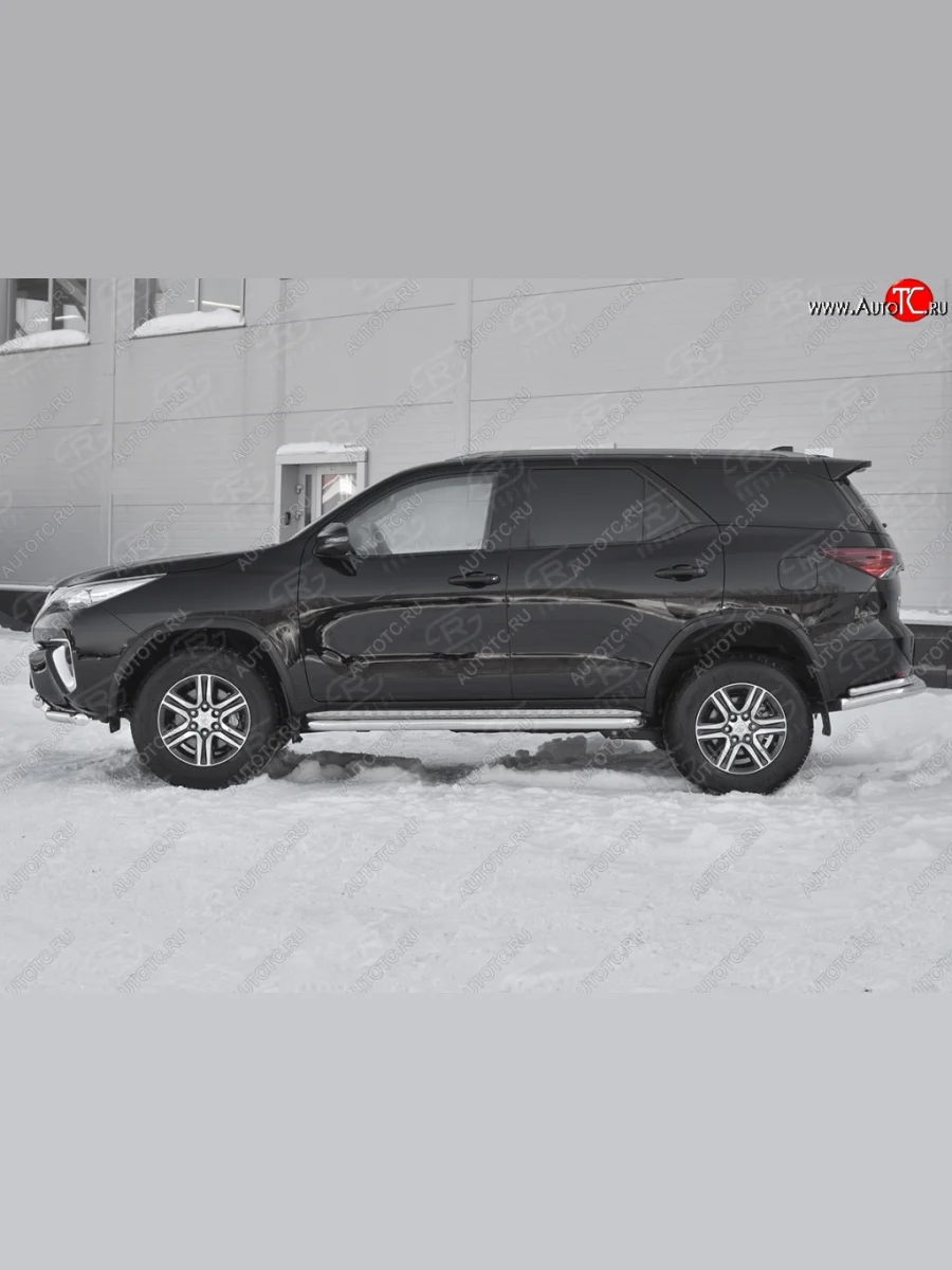 Порожки для ног (труба Ø63) SLITKOFF Toyota Fortuner AN160 дорестайлинг (2015-2020) (лист - алюминий, профиль - сталь)  в Самаре Самарской области