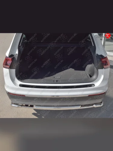 Накладка на задний бампер (лист нерж зеркальный) Russtal Volkswagen Tiguan Mk2 дорестайлинг (2016-2020)