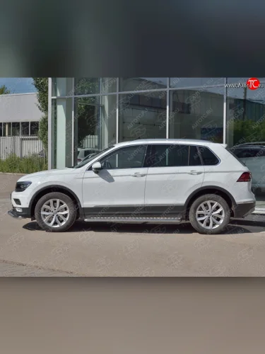 Пороги труба d42 с листом (Лист алюм, проф.сталь) (v2) SLITKOFF Volkswagen Tiguan  Mk2 (2016-2020) дорестайлинг