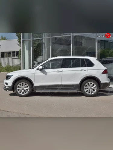 Порожки для ног (труба Ø42) SLITKOFF (лист - нержавейка, профиль - нержавейка) Volkswagen Tiguan  Mk2 (2016-2020) дорестайлинг
