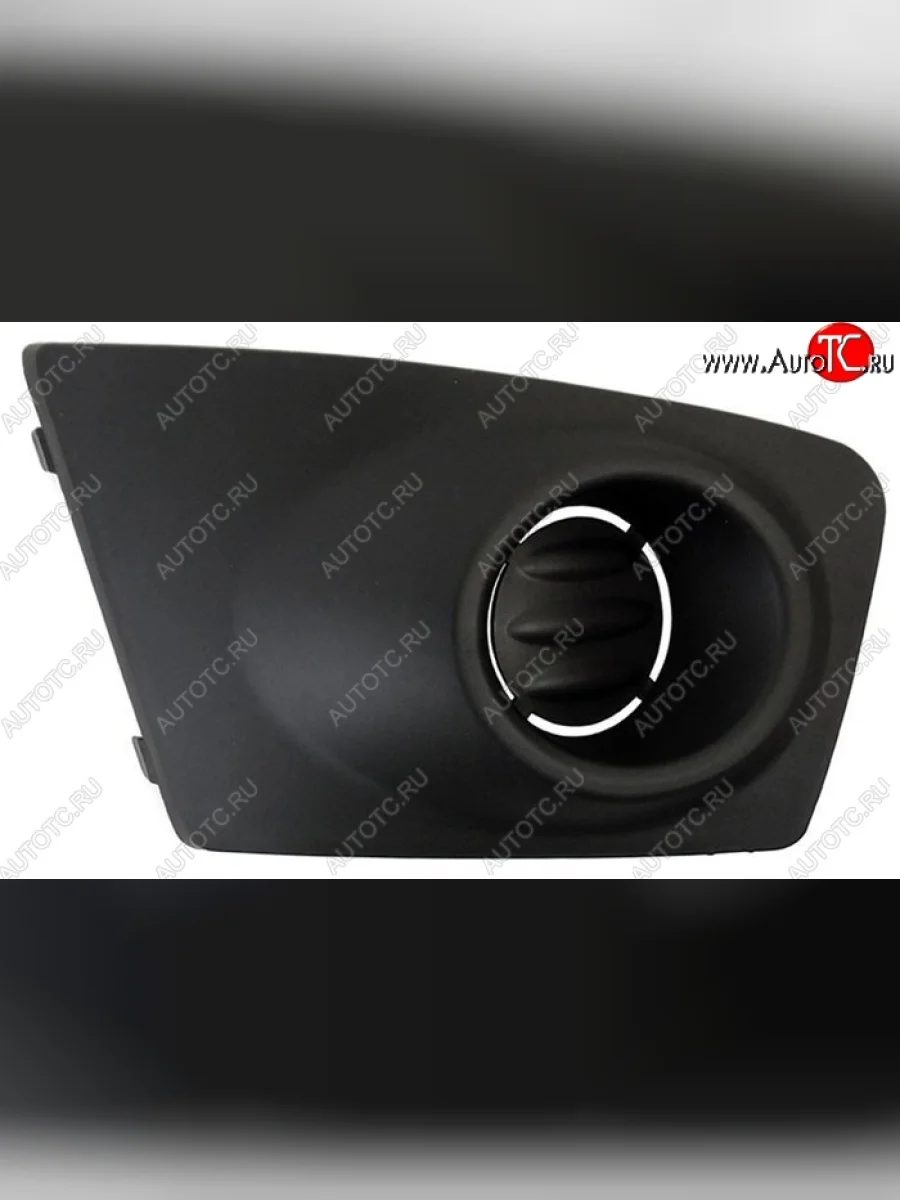 Правая Заглушка противотуманной фары в бампер SAT Mitsubishi L200 4  рестайлинг (2013-2016)  в Керчи Республика Крым