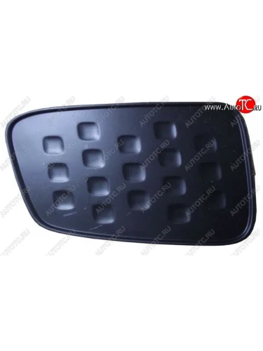 Заглушка противотуманной фары в бампер SAT Toyota Corolla Axio (E140) седан дорестайлинг (2006-2008)