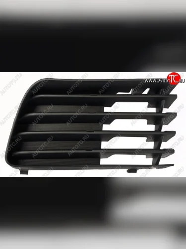 Правая Заглушка противотуманной фары в бампер SAT Toyota Prius XW20 дорестайлинг (2003-2005)